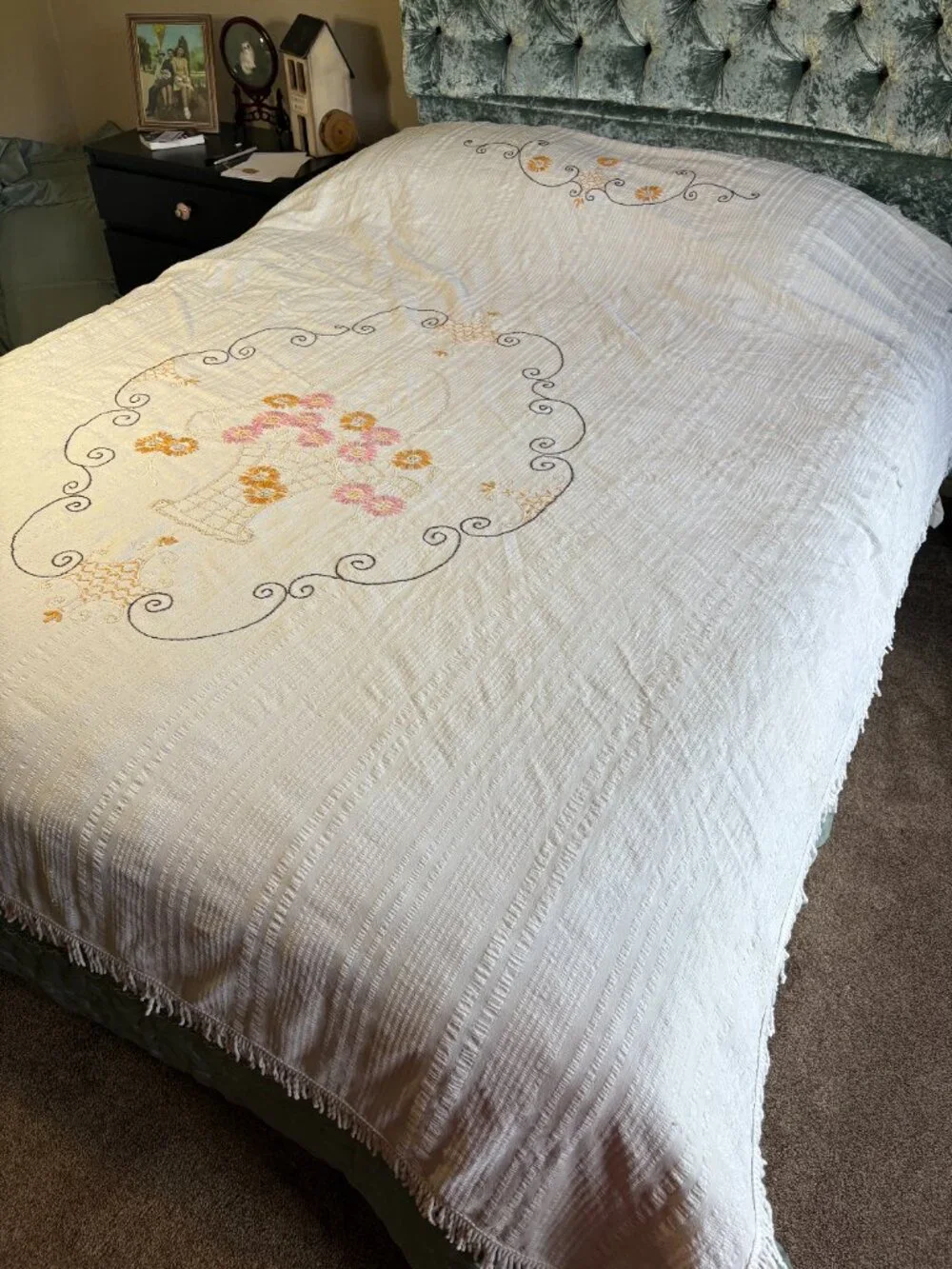 Vintage Embroidered Coverlet with Fringe. Basket of Flowers. Full Size